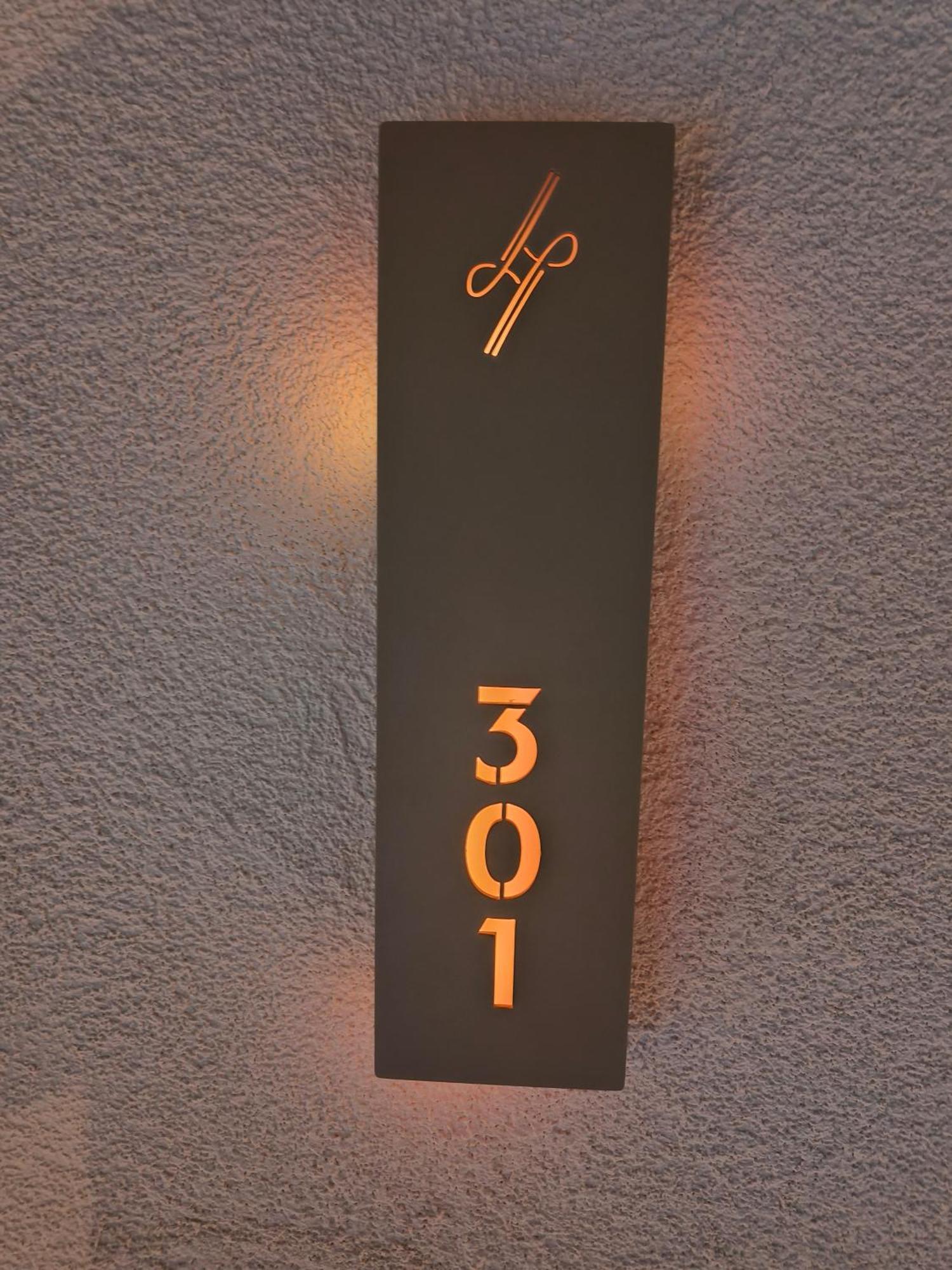 Heyday Luxury Suites 佩里萨 外观 照片